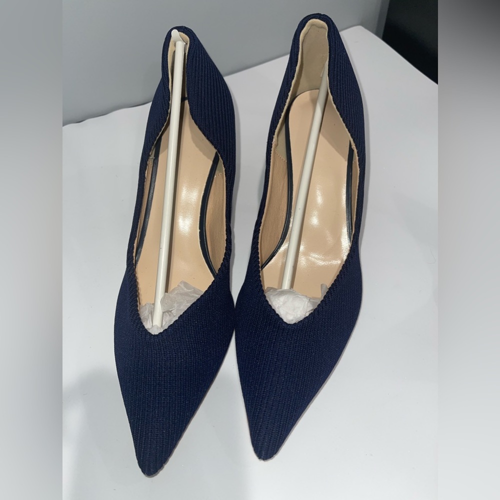 Woman low heel shoes